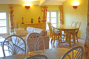 cote-provence-gite-jaune